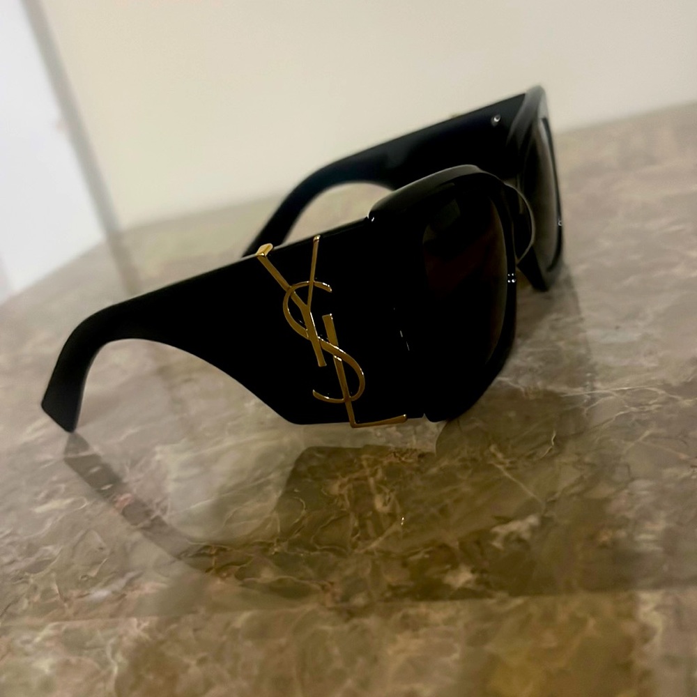 YSL Sunglasses Women Sl M119 Blaze Sunglasses. 100% authentic. Brand New. Black.